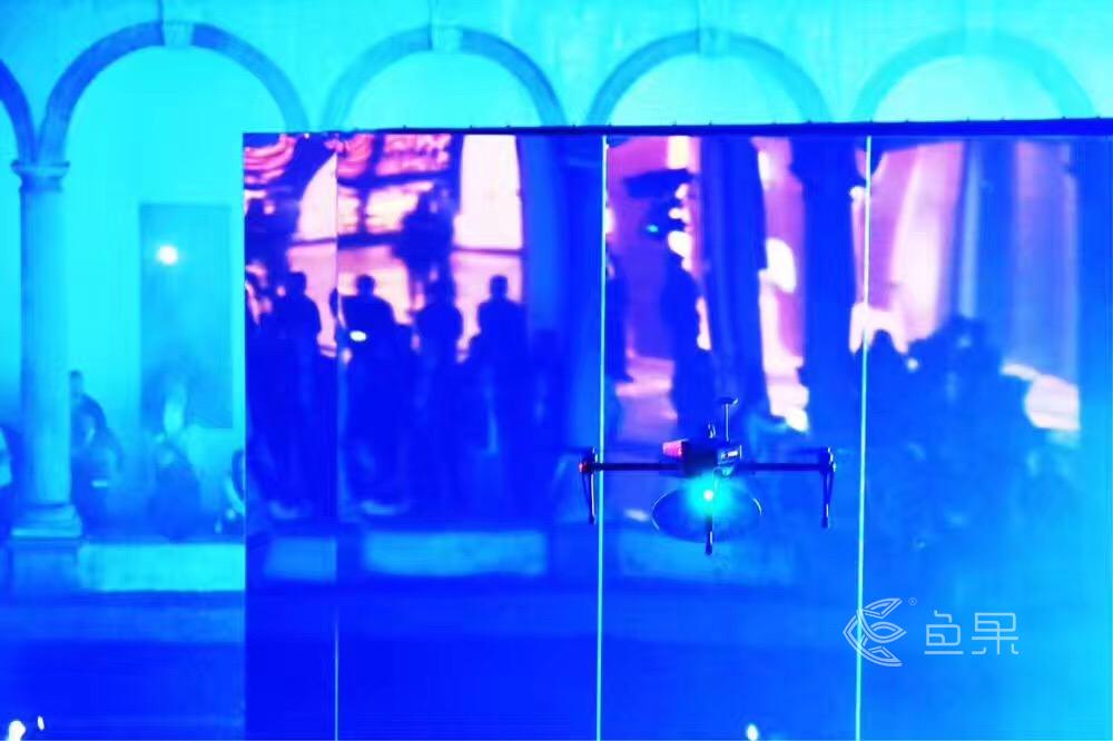 鱼果文化科技-米兰设计周开幕式无人机灯光秀.jpg